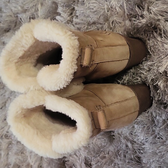 UGG Women's Brown Waterproof Winter Boots - Picture 7 of 8